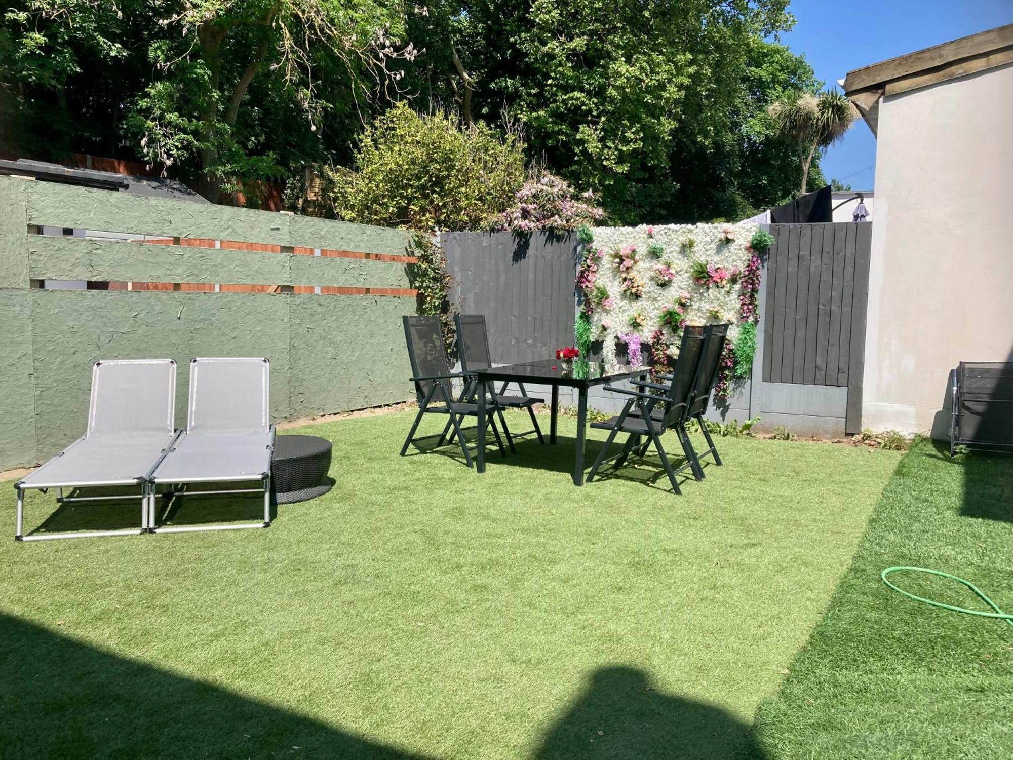 Casa vacanze Cosy Modern Family Free Parking Garden *