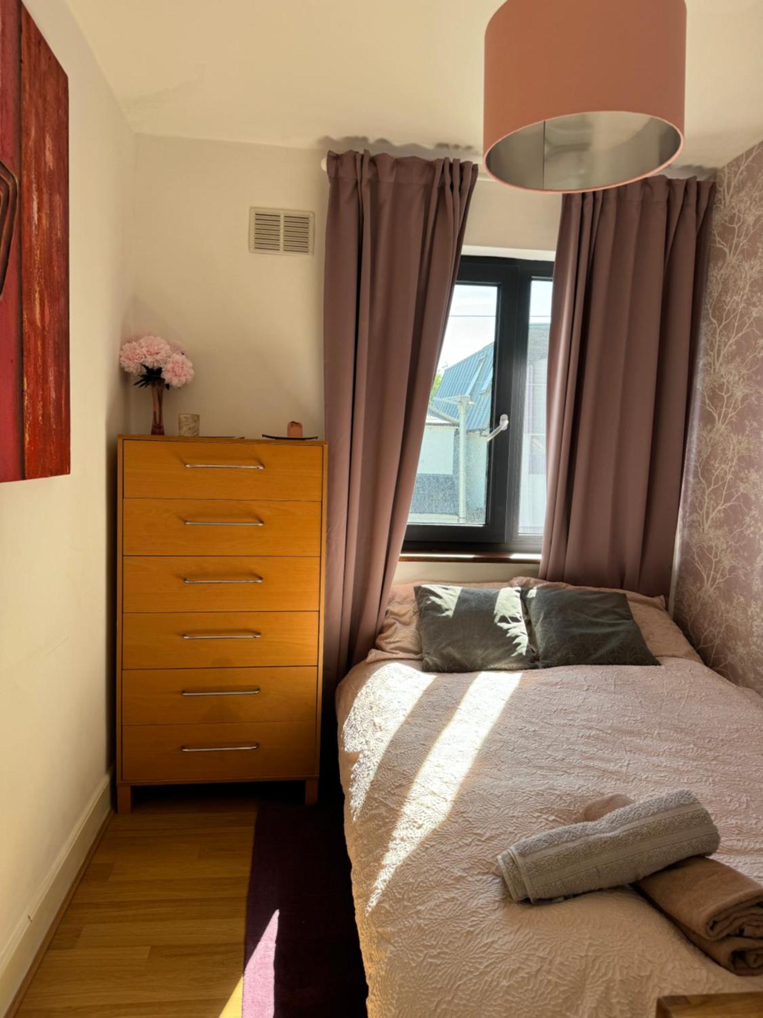 Cosy Modern Family Free Parking Garden * Londra